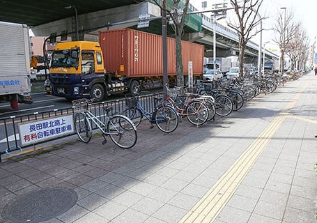 長田駅北路上自転車駐車場
