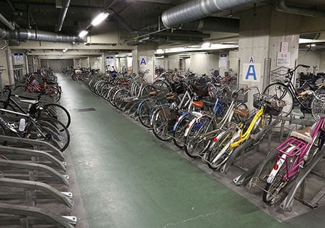 布施駅北口地下自転車駐車場
